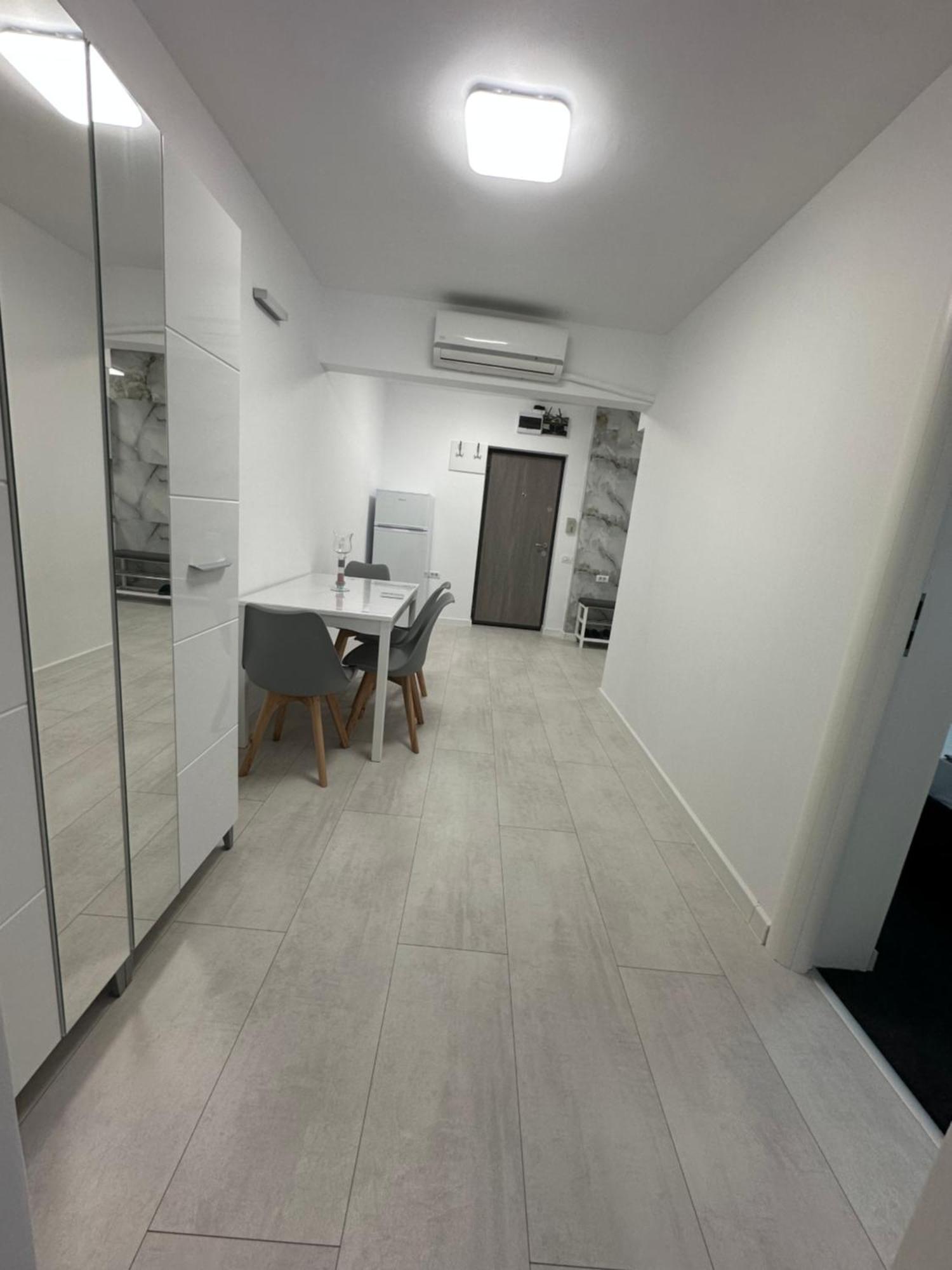 Ferienwohnung Apartament Ultra Central 3 Hunedoara Exterior foto